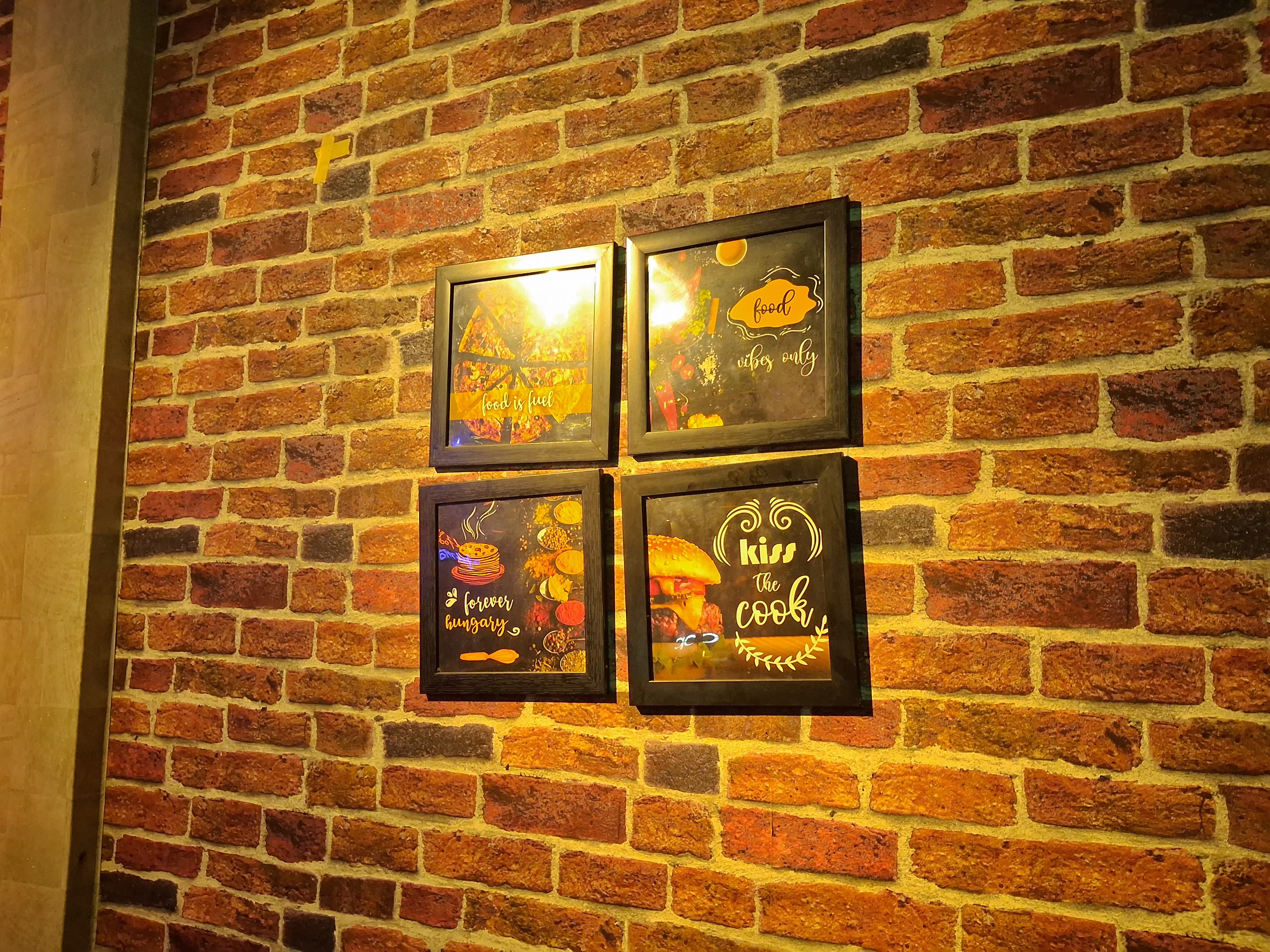 Pizza Hub Entrance